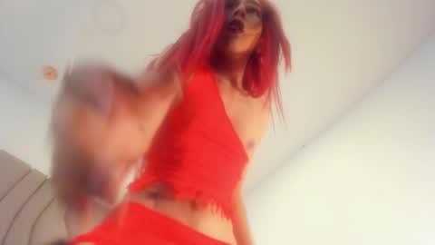 L U N A  F O S T E R  online show from October 24, 1:01 pm