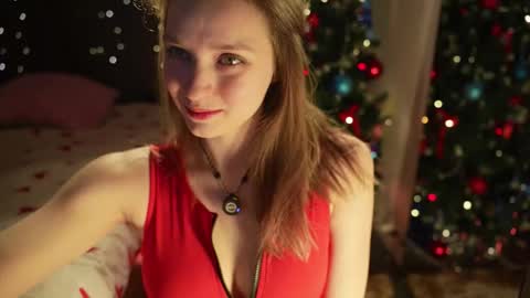 lunalike online show from November 21, 7:50 am