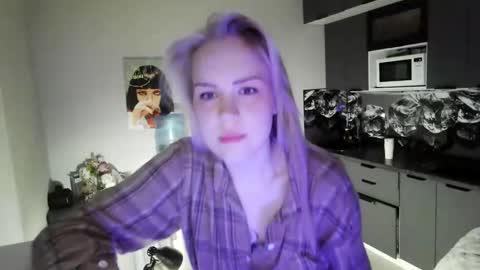 lunapeony online show from February 19, 9:25 pm