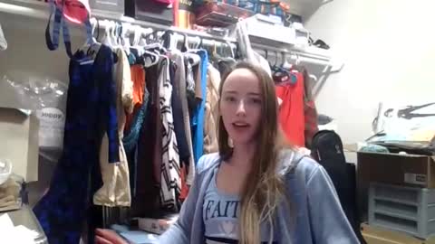 lunapixie2020 online show from November 28, 11:12 pm