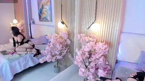 lunar_lustx online show from June 17, 8:25 pm
