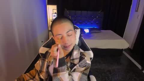 lunarichy online show from October 6, 12:45 pm