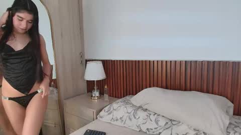 Luna Rousse online show from April 19, 2:01 am