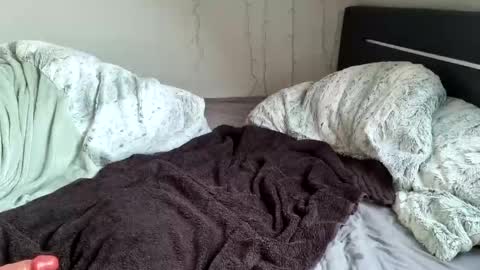 Luna  powered by bitch dust online show from January 18, 3:38 pm