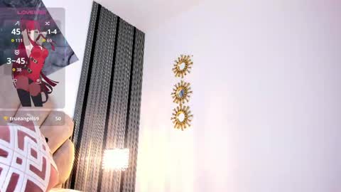 Luna   online show from April 19, 6:10 pm