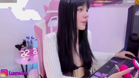   online show from April 23, 7:59 pm