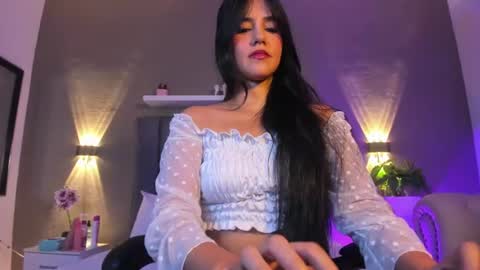 L U N A  online show from July 22, 1:13 pm
