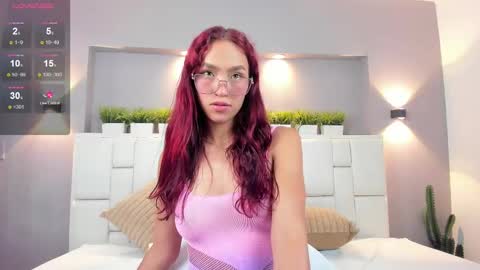 L U N N A online show from October 12, 5:22 am