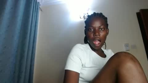 luo_queen online show from January 7, 8:25 pm