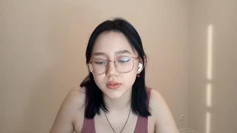 Roxie online show from March 24, 2:23 pm