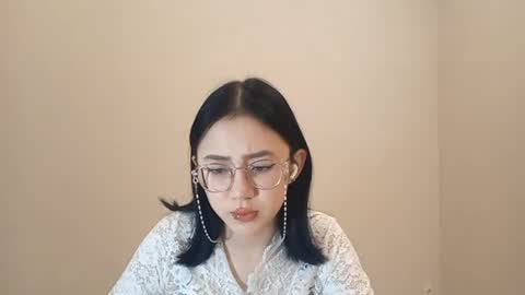 Roxie online show from April 10, 2:22 pm