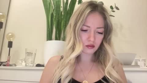 lusiluv online show from February 27, 7:17 pm