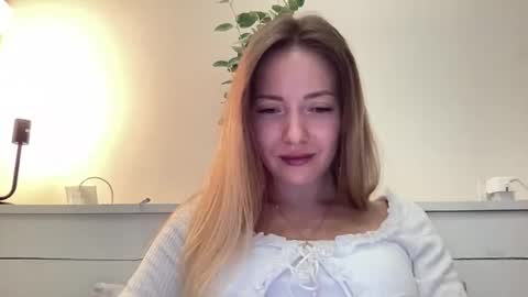 lusiluv online show from September 29, 7:35 pm