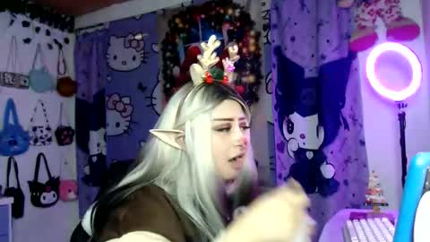 lussyevans_ online show from December 17, 6:42 am