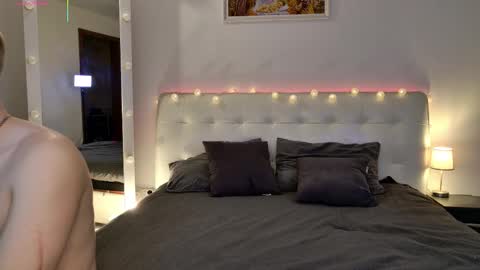 Frank and Elise online show from November 14, 1:30 am