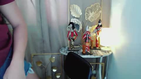 Trina online show from May 12, 2:53 am