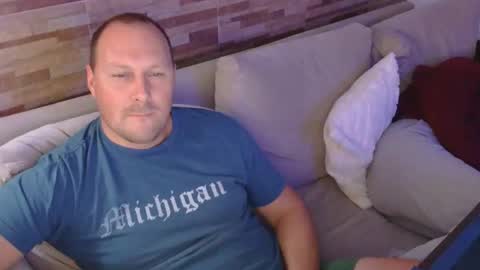 lustonfan online show from April 17, 1:30 am