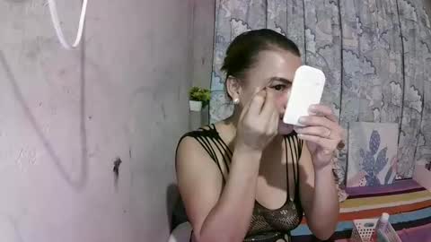 Flora Mae online show from February 15, 2:16 pm