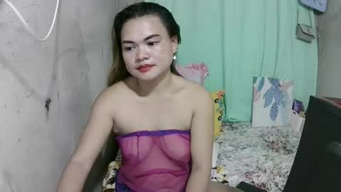 Flora Mae online show from May 24, 5:30 pm