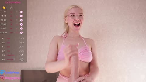 Snapshot of lusty_freya chatting on December 5, 11:55 am Freya    online show from December 5, 11:55 am