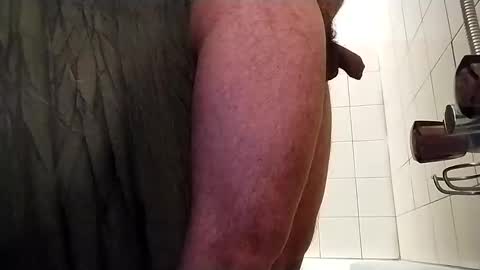 luulyy204359 online show from December 8, 4:55 am