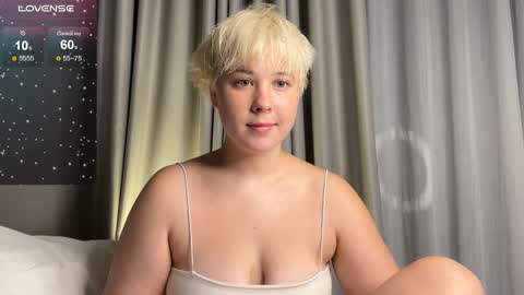 Sofa online show from April 5, 9:01 pm