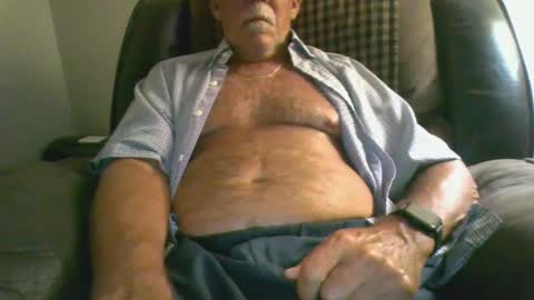 Snapshot of luv269er chatting on September 18, 4:49 am luv269er online show from September 18, 4:49 am