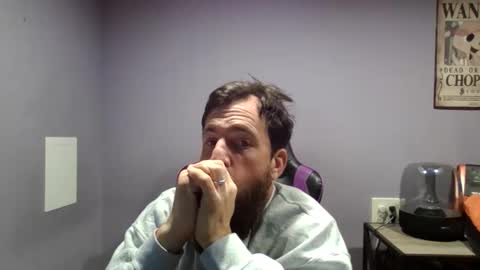 Luv2likslit online show from December 3, 7:31 am