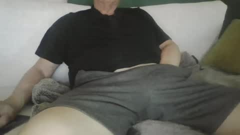 luvbigtits271 online show from June 26, 11:04 am