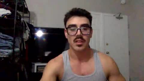 luvrboy77 online show from June 6, 10:48 pm