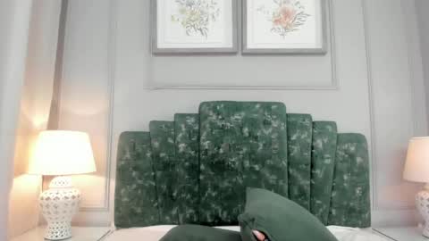 lux_bitchx online show from May 24, 1:46 am