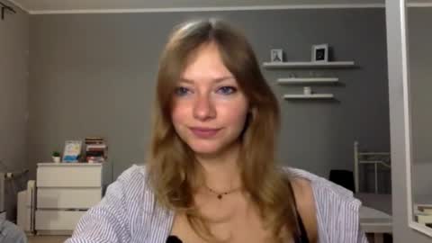 Millie online show from December 20, 3:41 pm