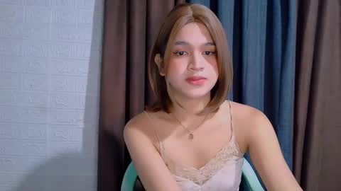 queen lux online show from December 16, 8:42 am