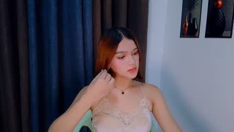 queen lux online show from June 21, 12:44 pm