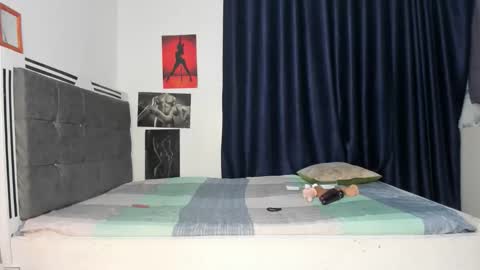 luxedollxoxoo online show from April 20, 7:39 pm