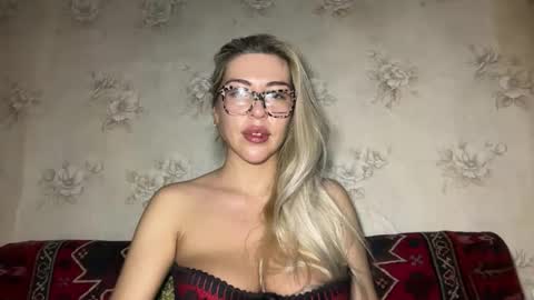 LuxSonyaStar online show from November 13, 9:50 pm