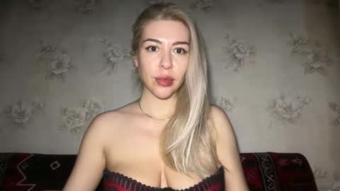 LuxSonyaStar online show from May 6, 8:59 pm