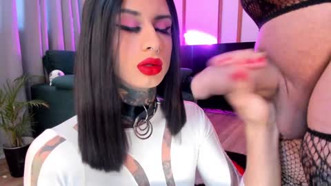 Lucy and Kristhy online show from January 18, 6:10 pm