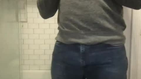 lvguynextdoor440656 online show from March 8, 1:17 am