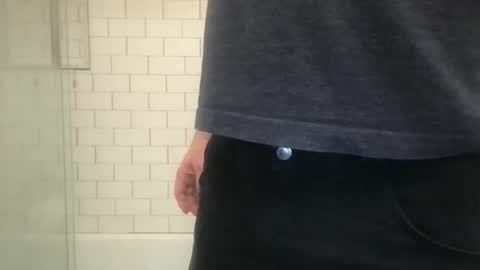 lvguynextdoor440656 online show from December 19, 11:44 pm