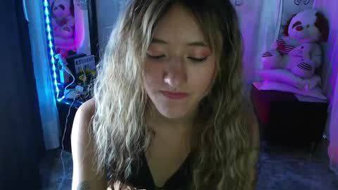 Snapshot of lya_ch chatting on September 9, 9:59 pm Call me Lia  online show from September 9, 9:59 pm