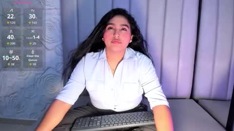 LYA DUBOIS  online show from February 20, 2:19 pm