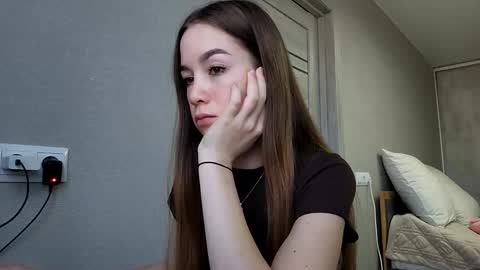 Mia online show from December 17, 1:12 am