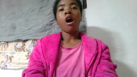 lydie856696 online show from July 24, 2:53 am