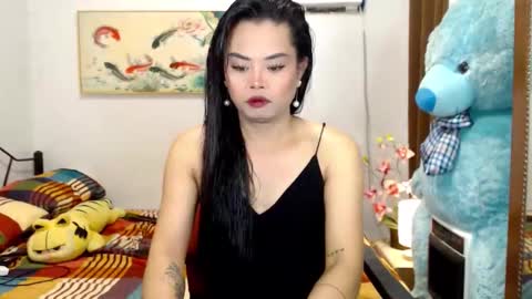 QUEEN online show from December 15, 8:10 am