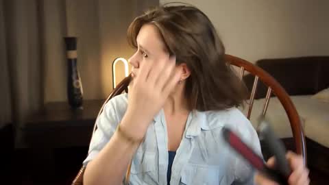 hi im Lyle online show from March 10, 4:28 am