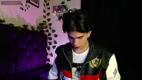 Lyle Bennett Freelance Model online show from February 7, 11:01 am