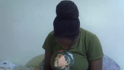 lyn_anna online show from April 19, 8:11 pm