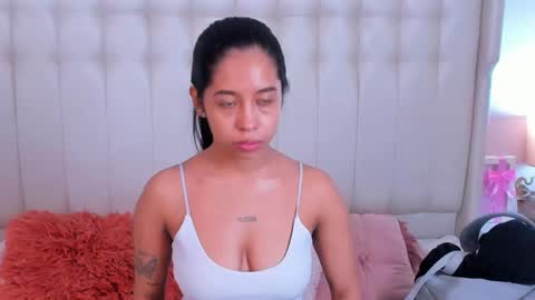 Snapshot of lyn_smith_ chatting on October 22, 11:12 am Lyn online show from October 22, 11:12 am