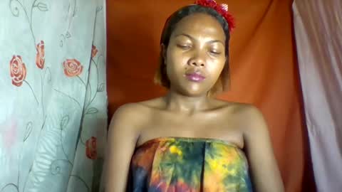 lyndah19 online show from January 18, 8:07 pm